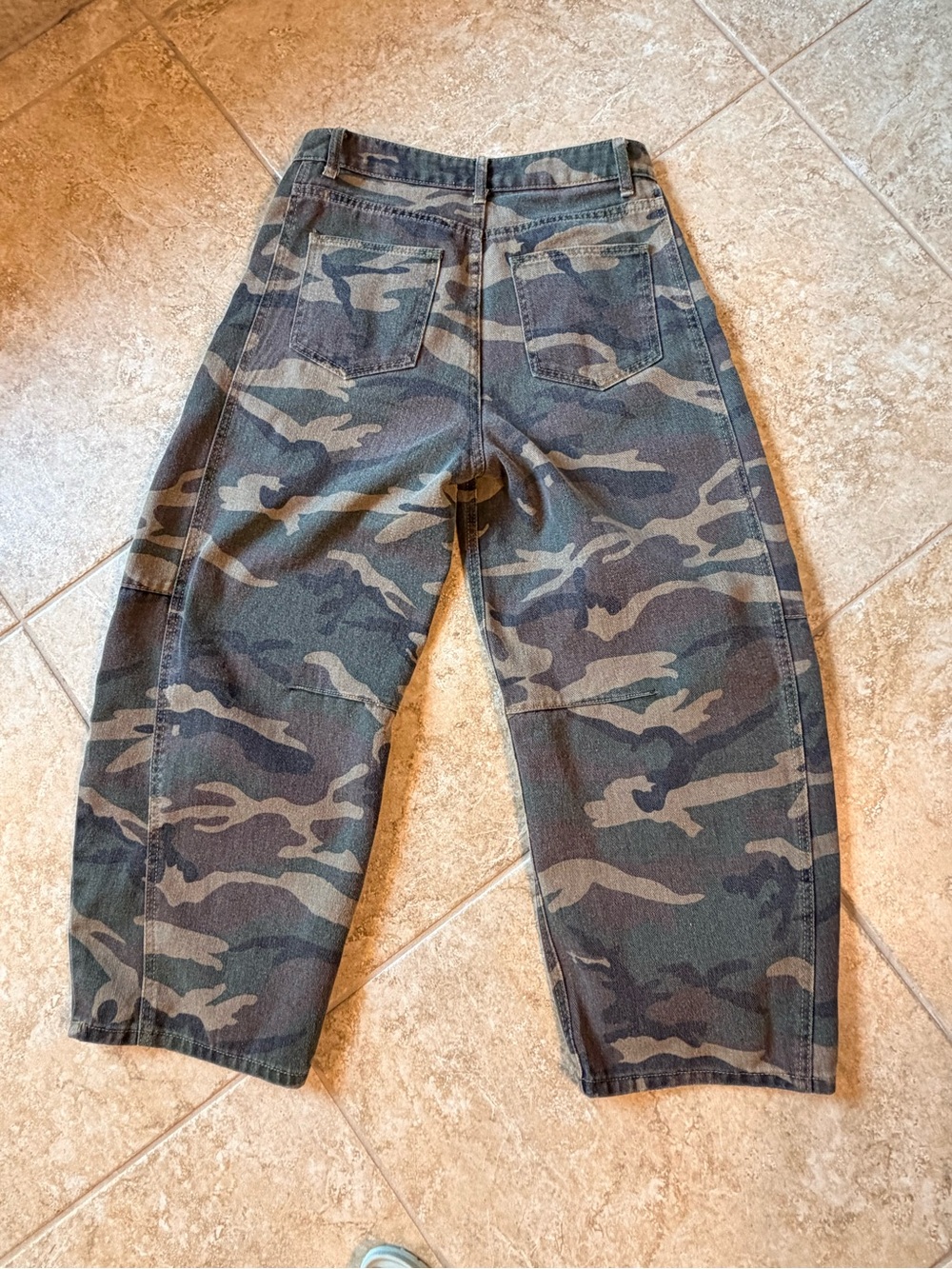 Barely Worn Camo Barrel Jeans - Picture 4 of 8